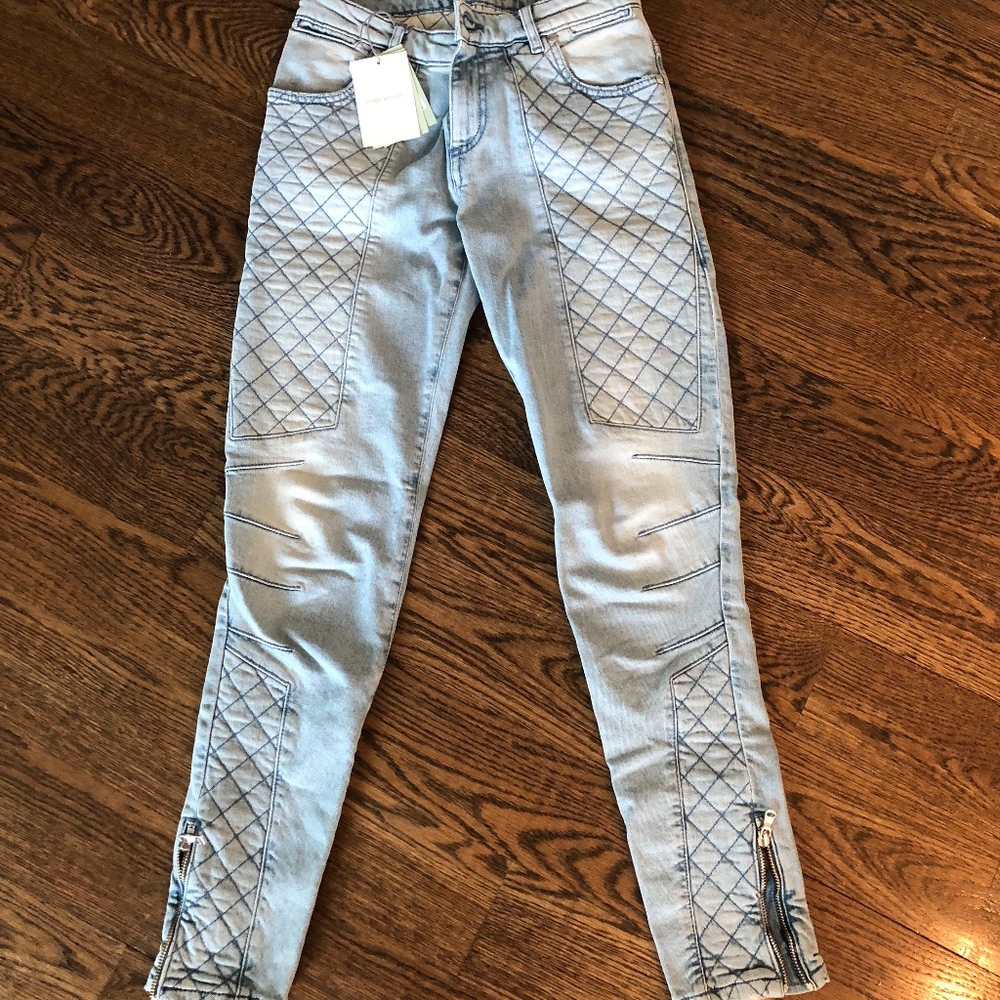 New never worn Pierre Balmain Womans Moto Jeans 27